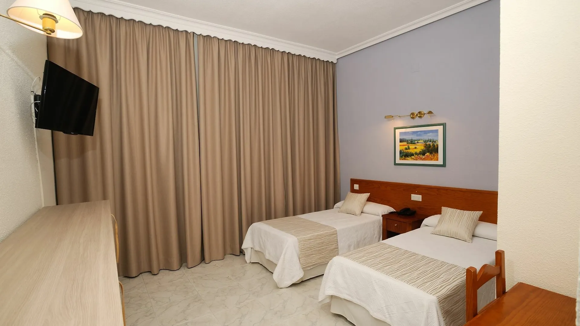 Hotel Complejo Los Rosales Torremolinos 2*,